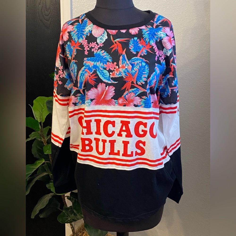 Chicago Bulls Floral Shirt M